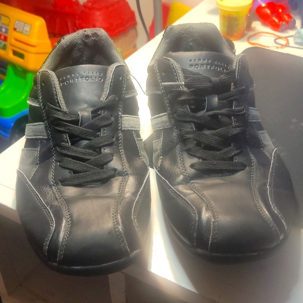 Perry Ellis portfolio diamond b shoes